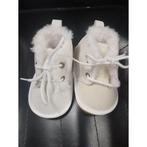 Toddler Shoes White Fur Lined Hard Sole Size 110 (4T)